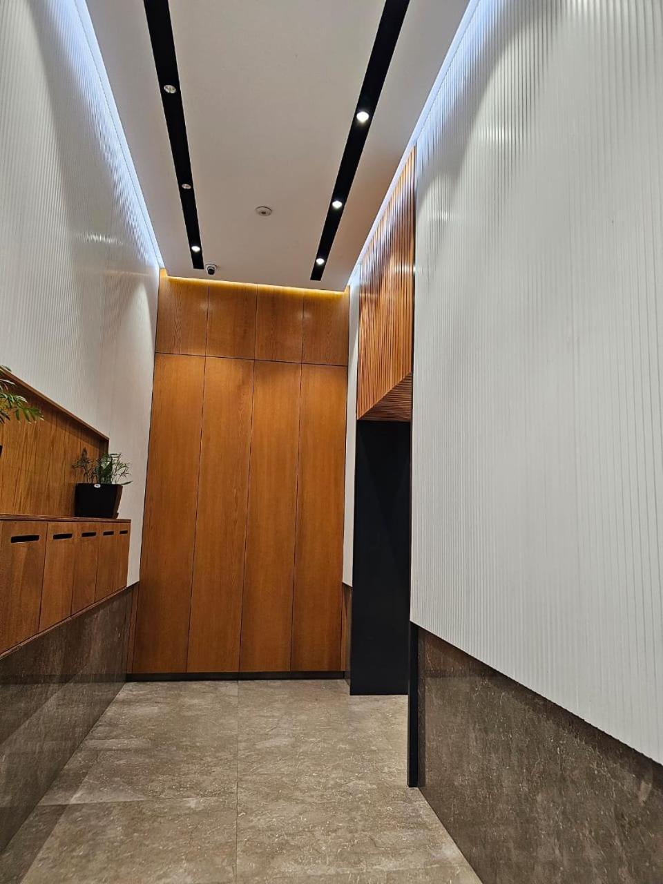 Miku Apartment - Glamorous 1Bedroom Apartment At Olympic Residence Tirana Exterior foto
